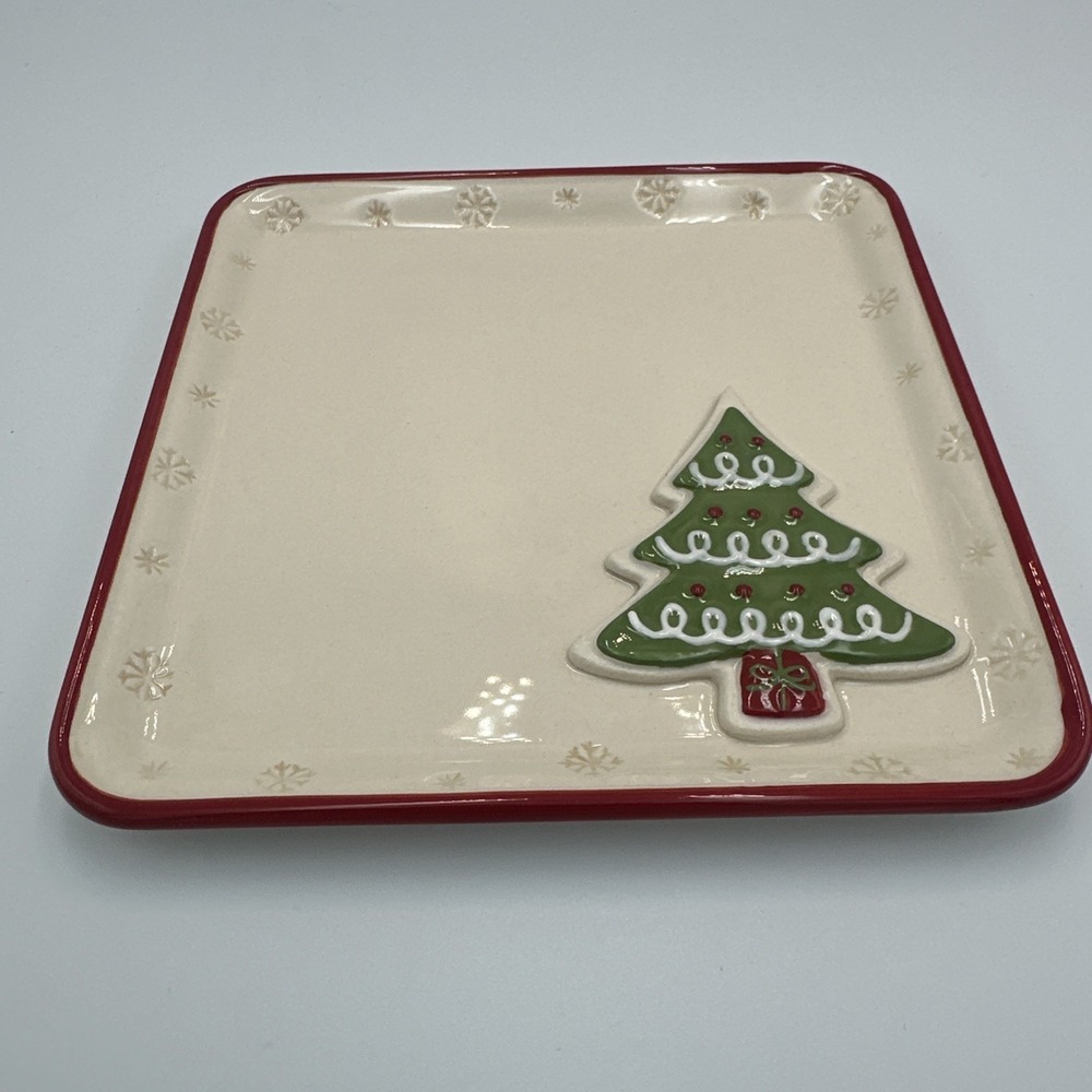 Grasslands Road Holiday Decorative Plate 3D Christmas Tree Embossed Snowflakes